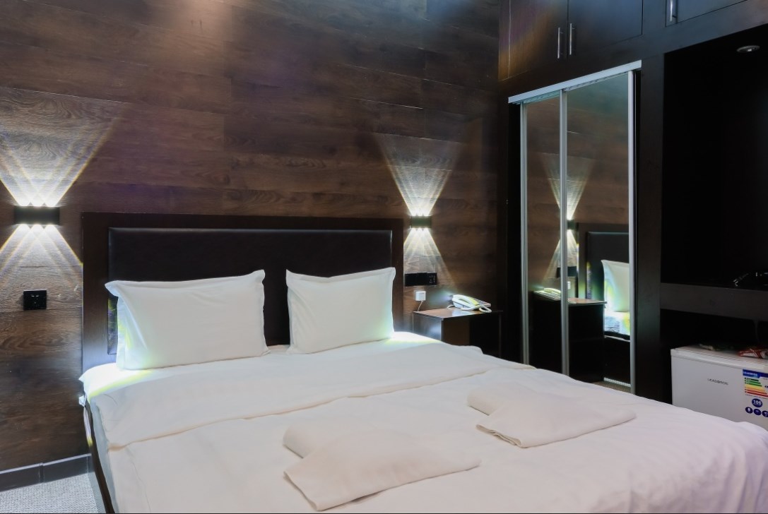 Economy Room